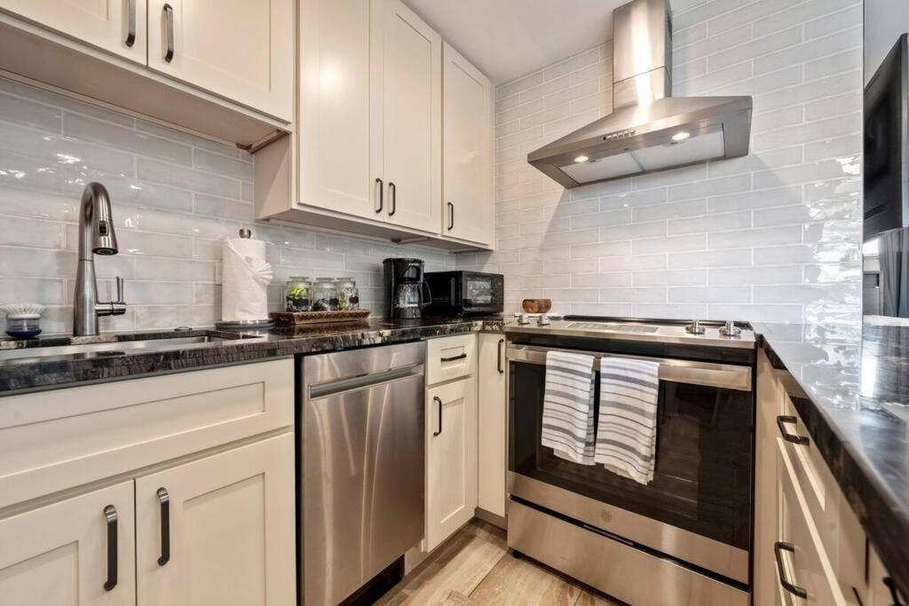 Hale Ono Loa 403- Top Floor, Ocean View, & Complete Modern Remodel Apartment Kahana ภายนอก รูปภาพ