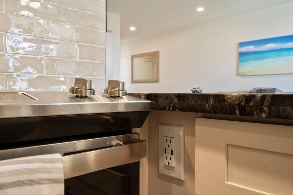 Hale Ono Loa 403- Top Floor, Ocean View, & Complete Modern Remodel Apartment Kahana ภายนอก รูปภาพ