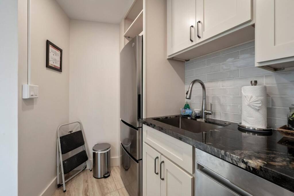 Hale Ono Loa 403- Top Floor, Ocean View, & Complete Modern Remodel Apartment Kahana ภายนอก รูปภาพ