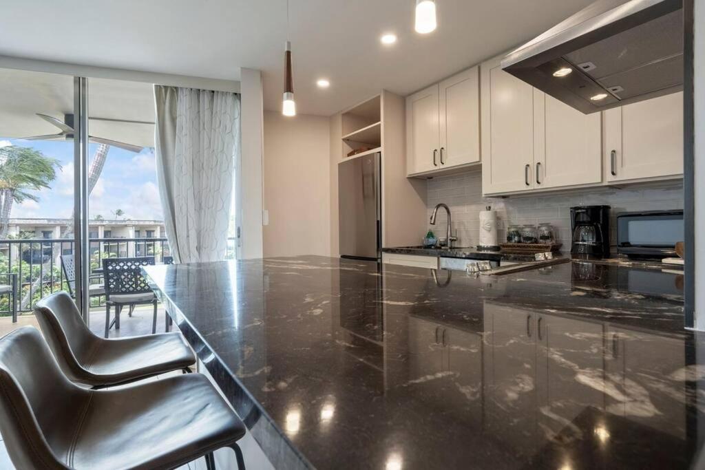 Hale Ono Loa 403- Top Floor, Ocean View, & Complete Modern Remodel Apartment Kahana ภายนอก รูปภาพ