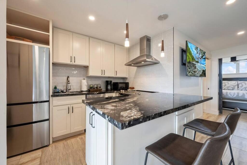 Hale Ono Loa 403- Top Floor, Ocean View, & Complete Modern Remodel Apartment Kahana ภายนอก รูปภาพ